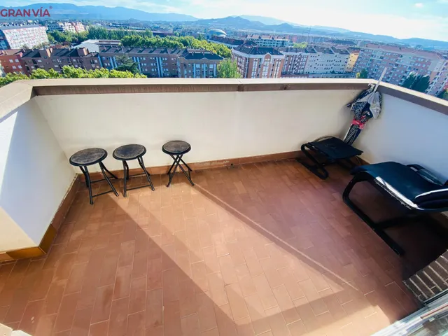 Amplio piso en venta en el centro de Logroño — 10