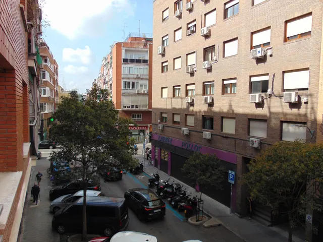 PISO DISPONIBLE EN ALQUILER CALLE CARTAGENA PROSPERIDAD — 22