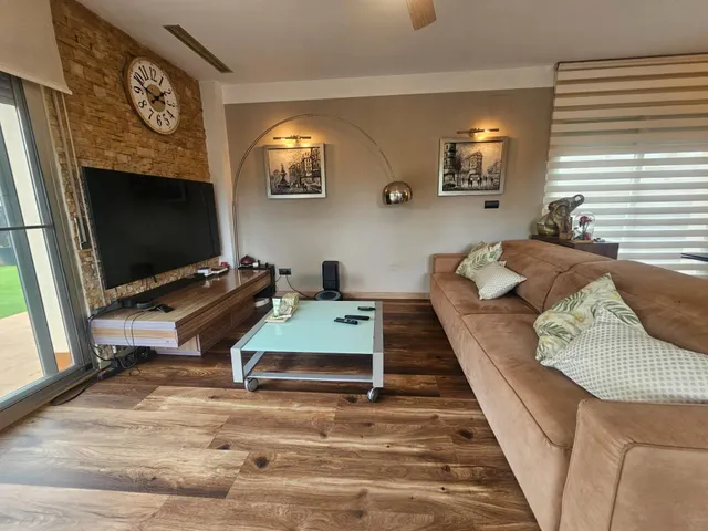 EXCLUSIVA PLANTA BAJA CON JARDIN Y PISCINA — 27