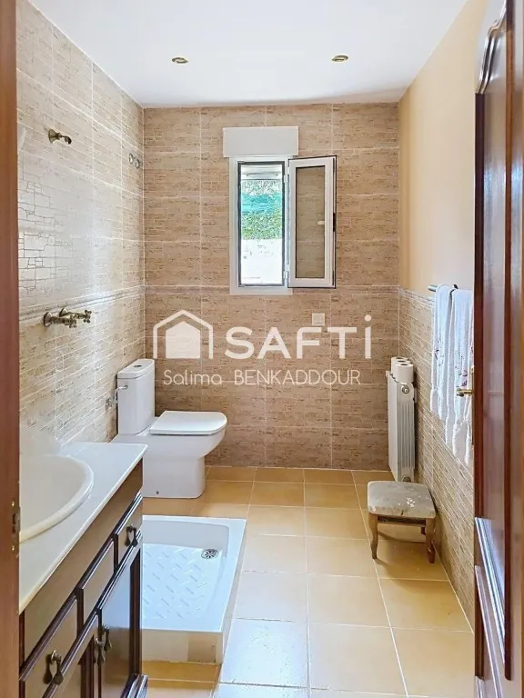 Estupendo chalet de 998 m2 de parcela y 620 m2 de vivienda. — 14