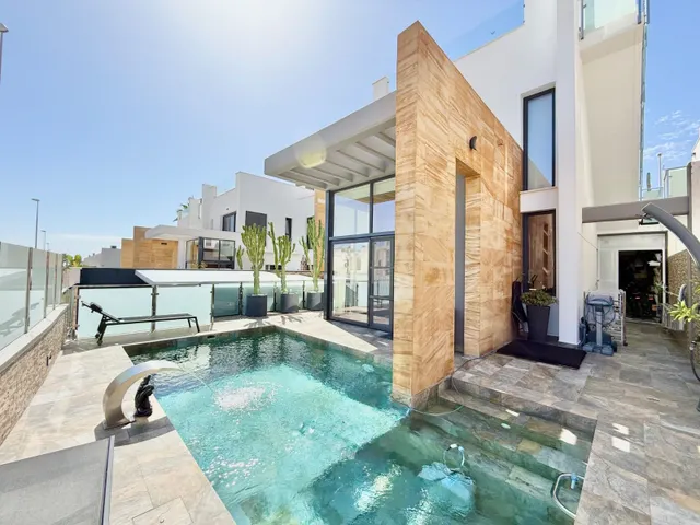 Villa 3 habitaciones 132m² en venta - Lomas de Cabo Roig — 35