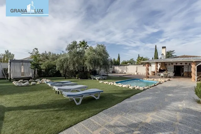 Chalet independiente con pozo propio y placas solares