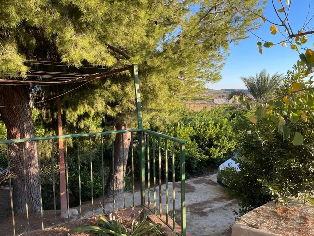 Casa con gran terreno en El Fenazar - foto 3