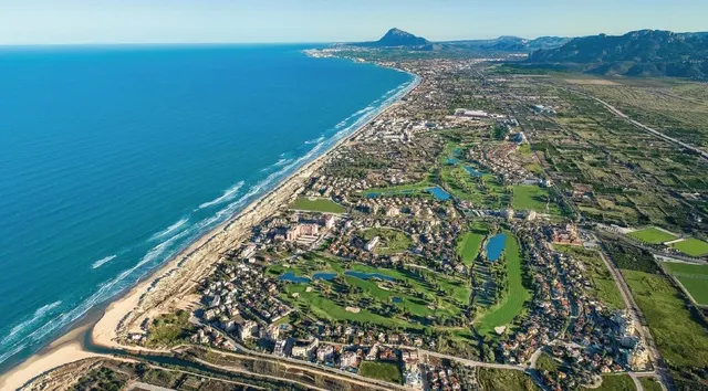 Villa de lujo de 3 dormitorios a pocos pasos de la playa en Oliva Nova Golf — 34