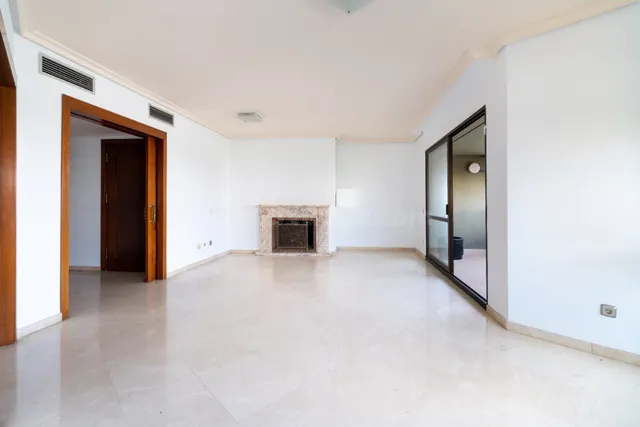 Amplio piso de 218 m2 en alquiler en el Residencial Oliveros - foto 4