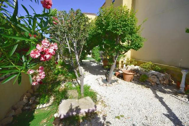 MAGNIFICA VIVIENDA EN PLANTA BAJA CON GRAN TERRAZA Y PISCINA COMUNITARIA — 22