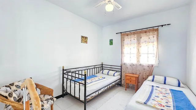 se vende un bungalo de 2 dormitorios en comunidad con piscina en Los Altos de Torrevieja — 18