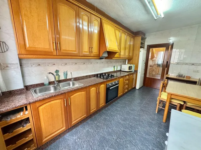 ESTUPENDA VIVIENDA EN EL CENTRO DE ORIHUELA CON BALCÓN, PREC