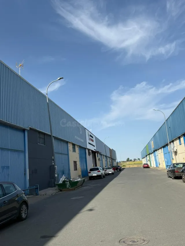 Oportunidad industrial en Guillena: 300 m2 - foto 5