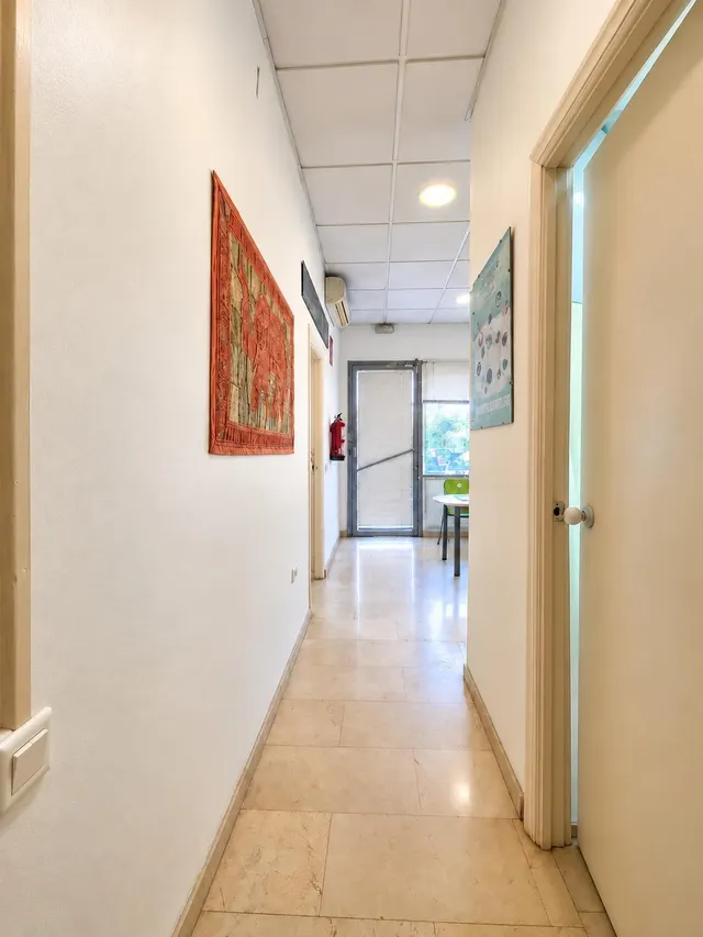 Local comercial, en alquiler, con gran visibilidad en tablero bajo — 8