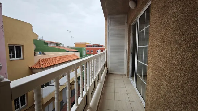 Apartamento en venta en Guargacho – Luminoso, funcional y con vistas parciales al mar — 13