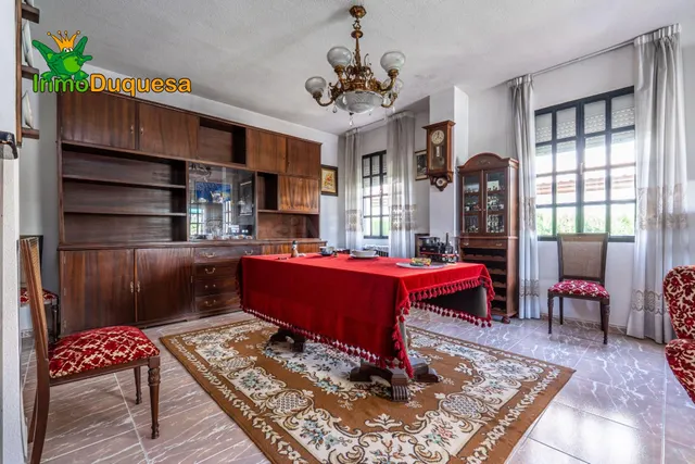 Chalet de 5 dorm. con parcela de 500 m2 en Ogijares - Urb. L - foto 4