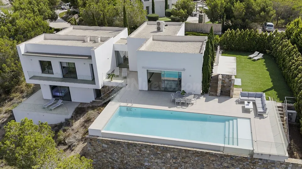 Villa 4 habitaciones 250m² en venta - Las Colinas Golf