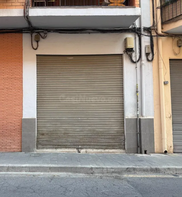 Local diáfano para reformar con SALIDA DE HUMOS aprobada por