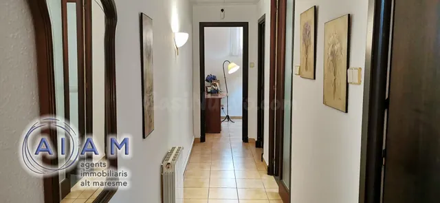 Edifidio con local y vivienda dúplex en carrer Església — 5