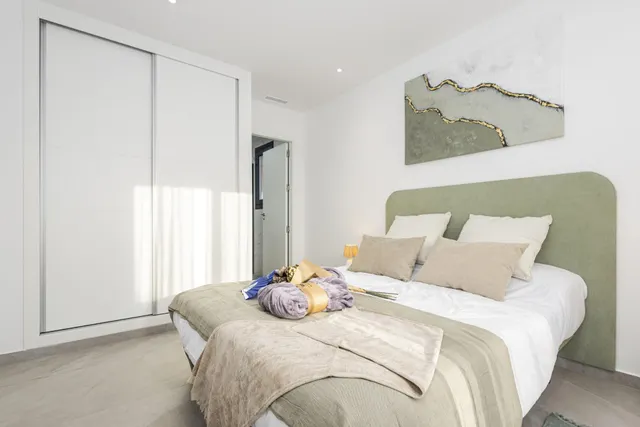 Apartamento de nueva construcción con 2 dormitorios y piscina comunitaria en Torrevieja — 8