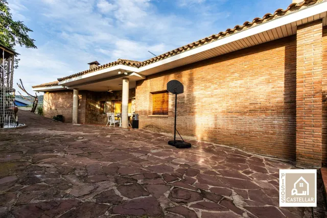 ESPECTACULAR CASA A 4 VIENTOS EN SANT FELIU DEL RACÓ - foto 3
