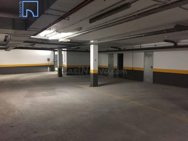 Plazas de garaje, 14 m2 y trasteros