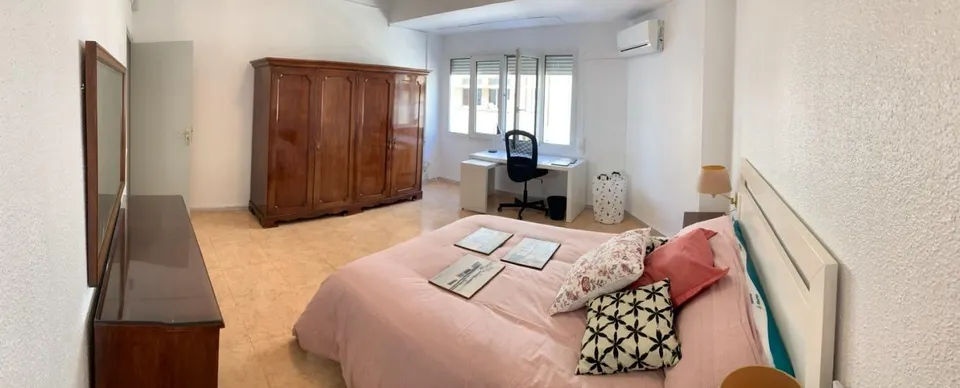 Se alquila habitación en Ronda de Levante