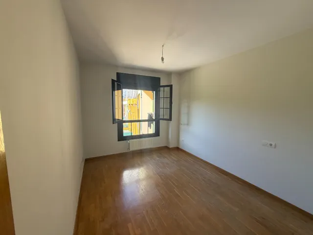 Piso de 3 habitaciones en alquiler en el centro de Nava — 26