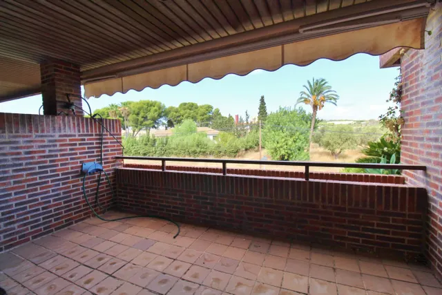Exclusivo adosado en vistahermosa, Alicante — 439 m2 y dos grandes terrazas — 27