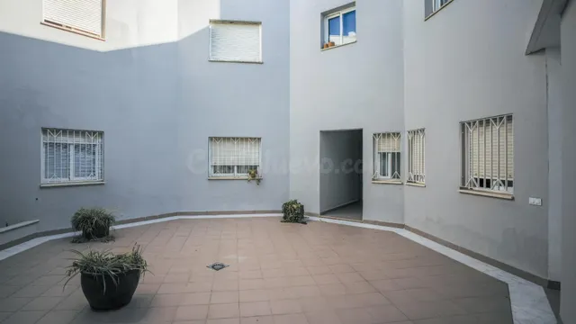 Luz, terraza y comodidad: tu ático dúplex en Sanlúcar - foto 5