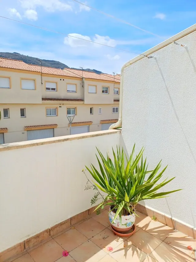 ADOSADO EN VENTA CON TERRAZA Y GARAJE — 12