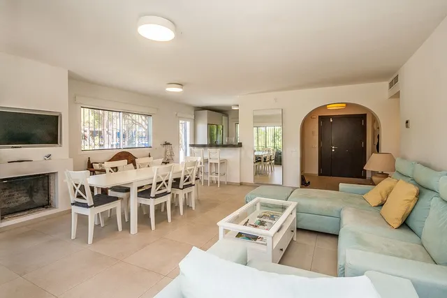 Chalet 5 habitaciones 251m² en venta - Marbella — 4