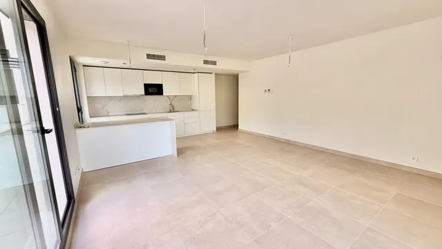 ¡ESPECTACULAR BAJO CON AMPLIA TERRAZA Y VISTAS AL MAR EN SANTANGELO SUR! — 7