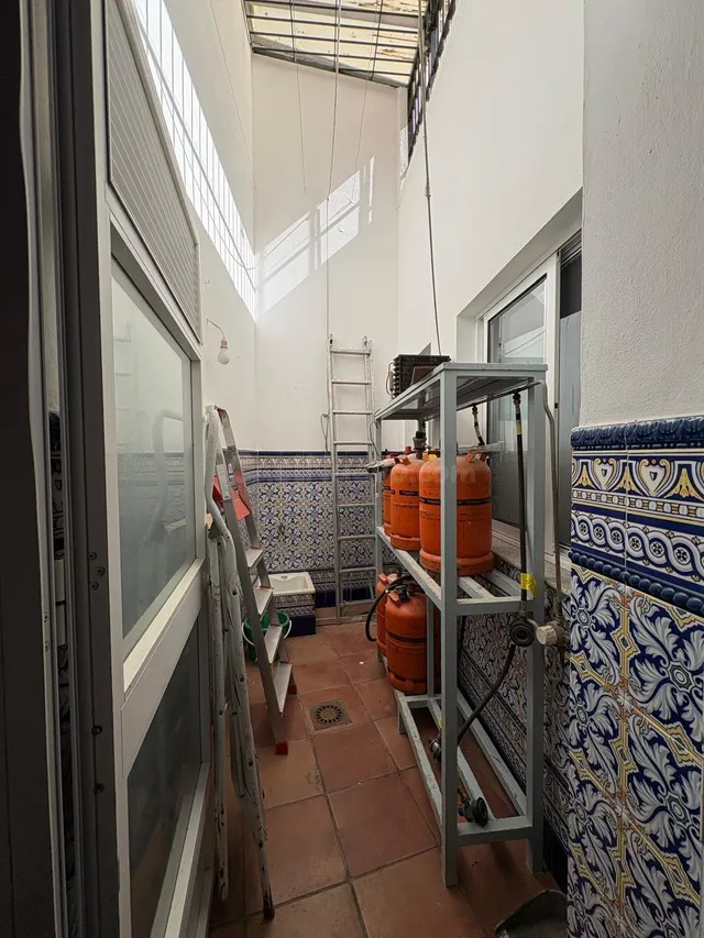 Oportunidad Única: Local Comercial con Vivienda en Planta Primera! — 12