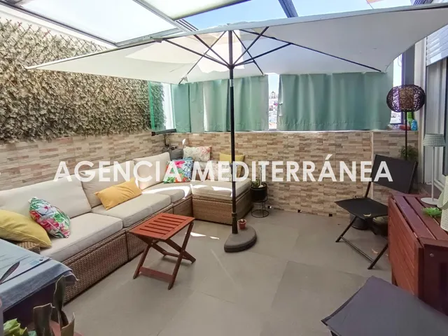 ¡Exclusivo ático reformado a la venta en el corazón de Arran