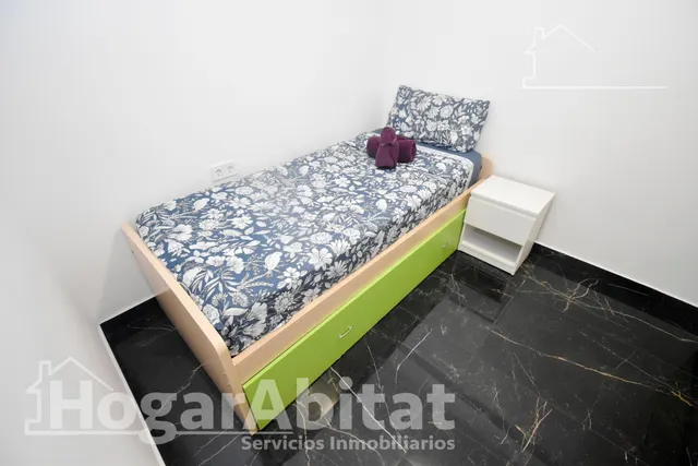 ¡Espectacular! Amplio, moderno y reformado, todo amueblado y cerca del centro — 20