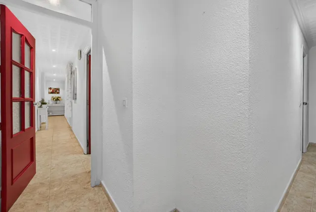Amplio apartamento de 4 dormitorios a pocos pasos de la Playa del Acequión, Torrevieja — 15