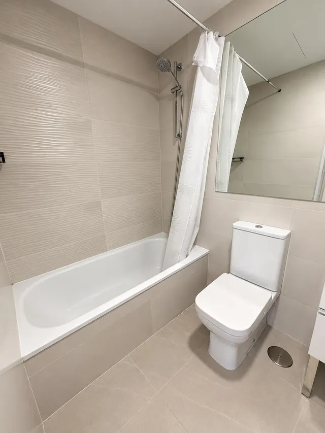 Moderna Planta Baja en Mairena del Aljarafe con Amplio Patio y Excelentes Comodidades — 8