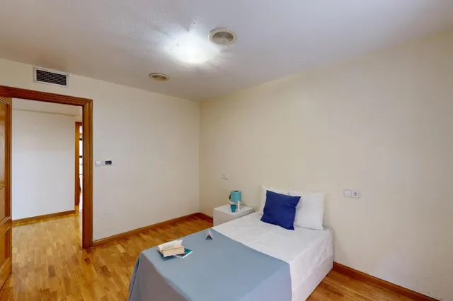 Piso de 3 dormitorios, vestidor y 134 m2 en pleno centro de Murcia – Calle Platería — 30