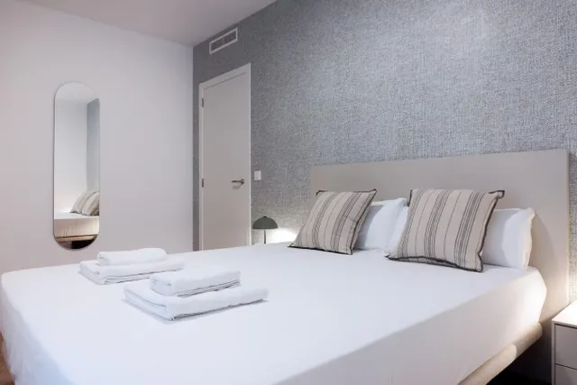 Exclusivo piso de 130 m2 y 4 dormitorios junto al Ayuntamiento de Valencia — 40