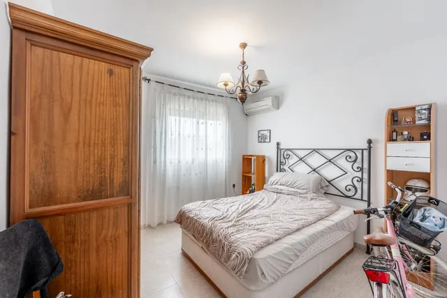 Ático Exclusivo en Roquetas de Mar con Amplia Terraza y Piscina Comunitaria — 29