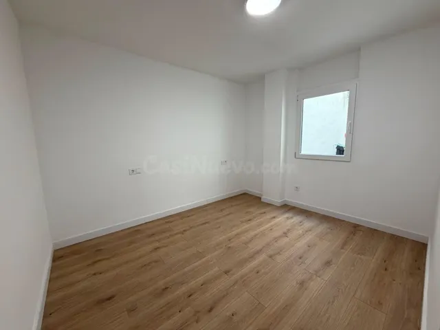 Apartamento con terraza, Alicante, Torrevieja, Playa del Acequión. 3 habitaciones, 108 m2, 90 metros al mar — 19