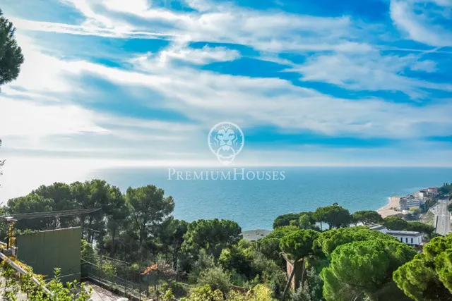 En venta la casa más original y con las mejores vistas de toda la Costa de Barcelona. — 47