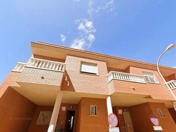 Amplia Casa Dúplex en El Ejido - Oportunidad Única a €211,00 - foto 2