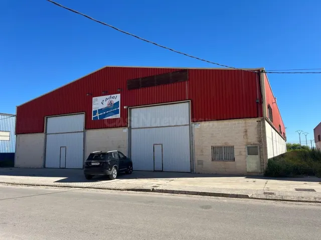 Nave industrial diáfana en Villanueva de Castellón