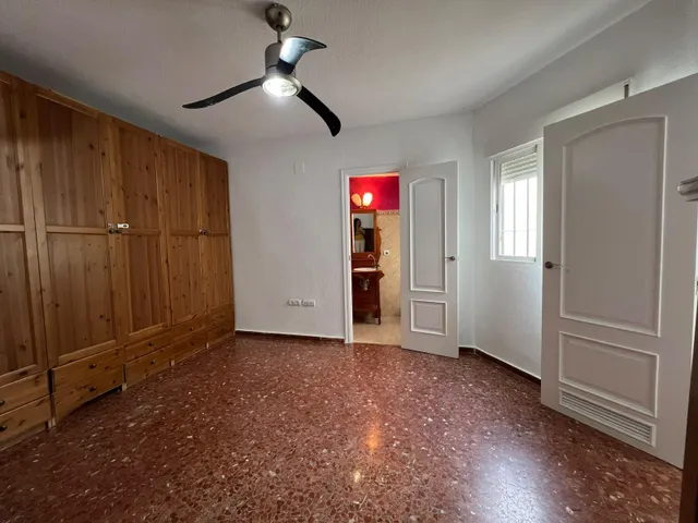 Amplio piso en alquiler en Plaza San Rafael, Córdoba — 27
