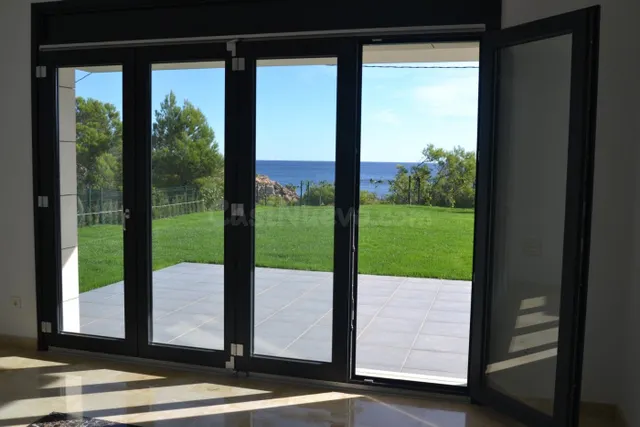 Chalet moderno en 1ª línea con vistas maravillosas en zona a - foto 4