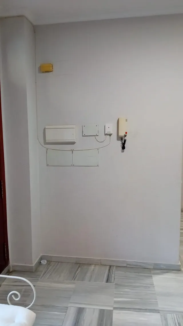 Centro San Vicente, calle Torneo, junto al Río. Excelente apartamento amueblado se alquila. Ascensor. — 26