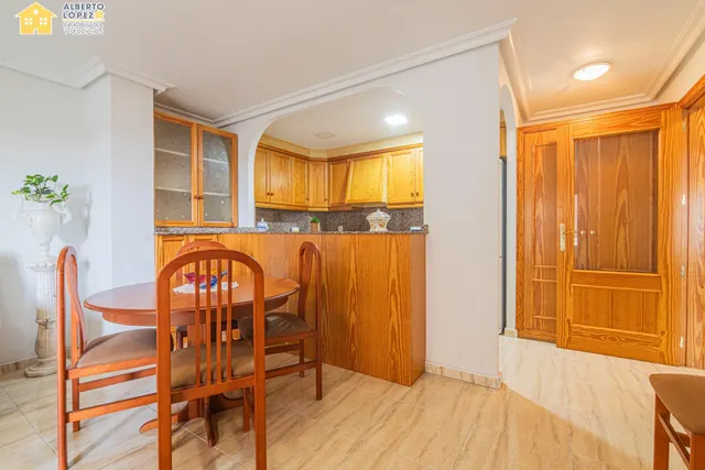 Piso soleado esquina con terraza y piscina comunitaria en El Altet — 12