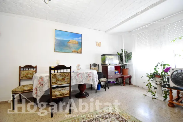 ¡4 DORMITORIOS! MUY AMPLIO CON BALCÓN EN EL CENTRO — 33