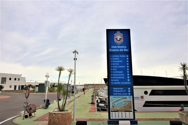 Amarre en el puerto deportivo de Oropesa del Mar — 3