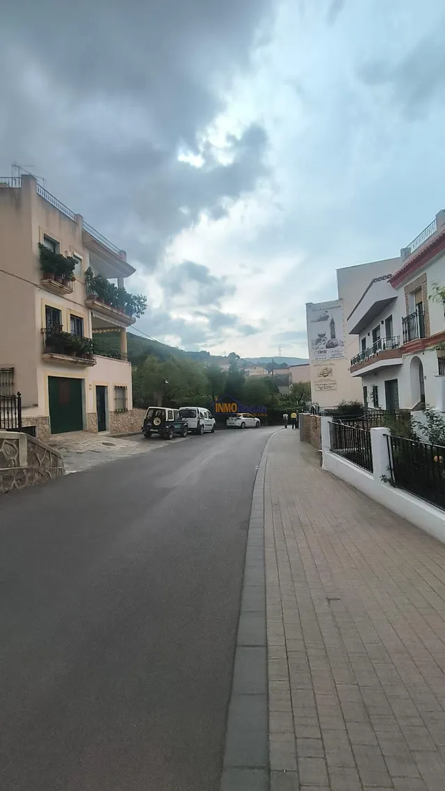 Amplio Adosado en el Corazón de Fondon por solo €125,000 — 38