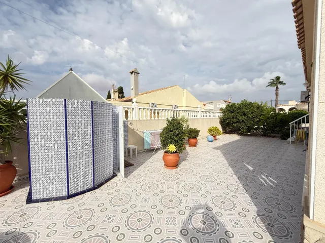 Impresionante Chalet Independiente en El Chaparral, Torrevieja — 6