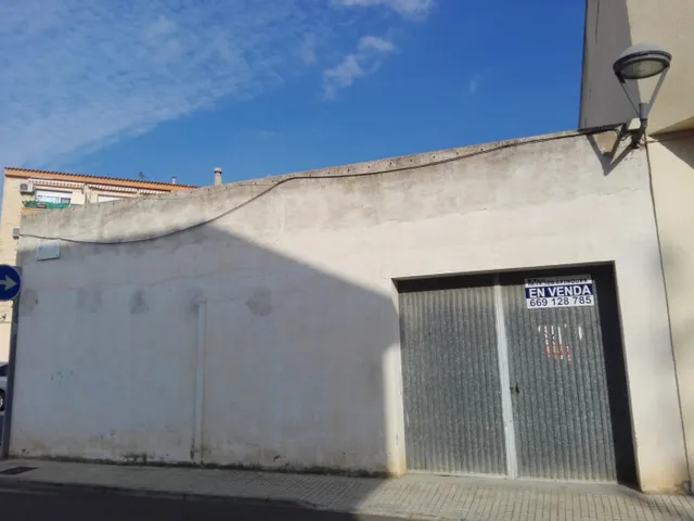 OPORTUNIDAD GARAJE DE 80 METROS EN SOLAR EDIFICABLE DE 208, EN MORA LA NOVA — 5